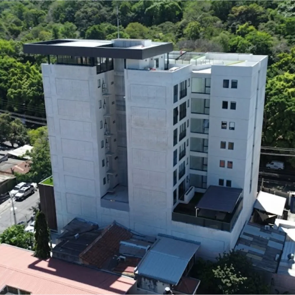 Proyecto vertical Latitud Sur en El Salvador